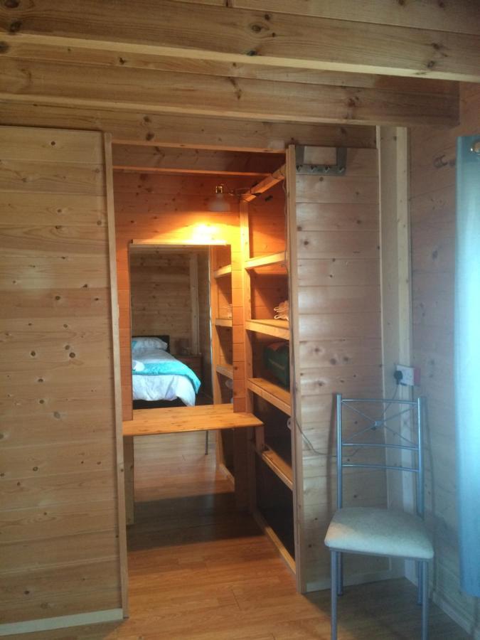 Log House Hideaway Villa Johnswell ภายนอก รูปภาพ